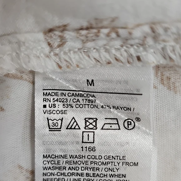 Old Navy White and Tan Leaf Print Blouse - Picture 3 of 10